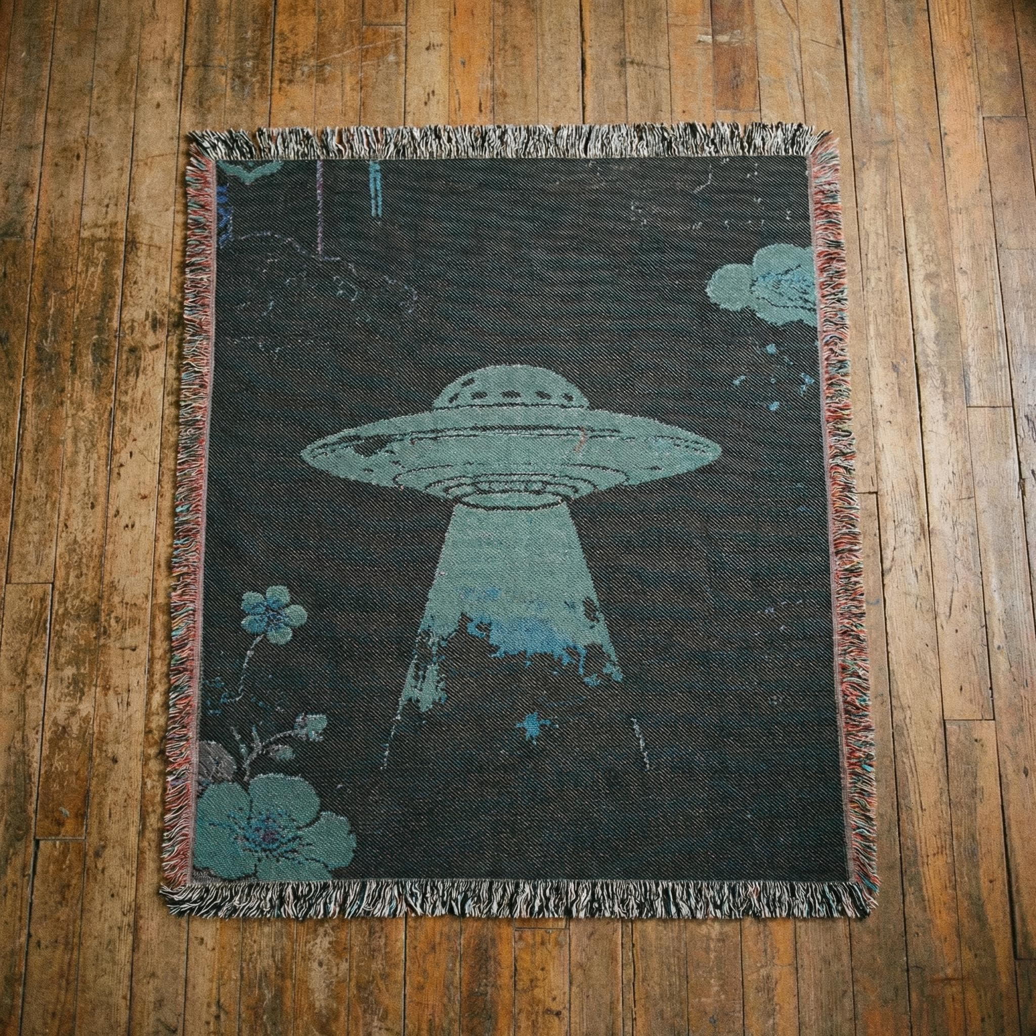 Retro UFO illustration Woven Blanket | Vintage UFO throw, sci-fi decor