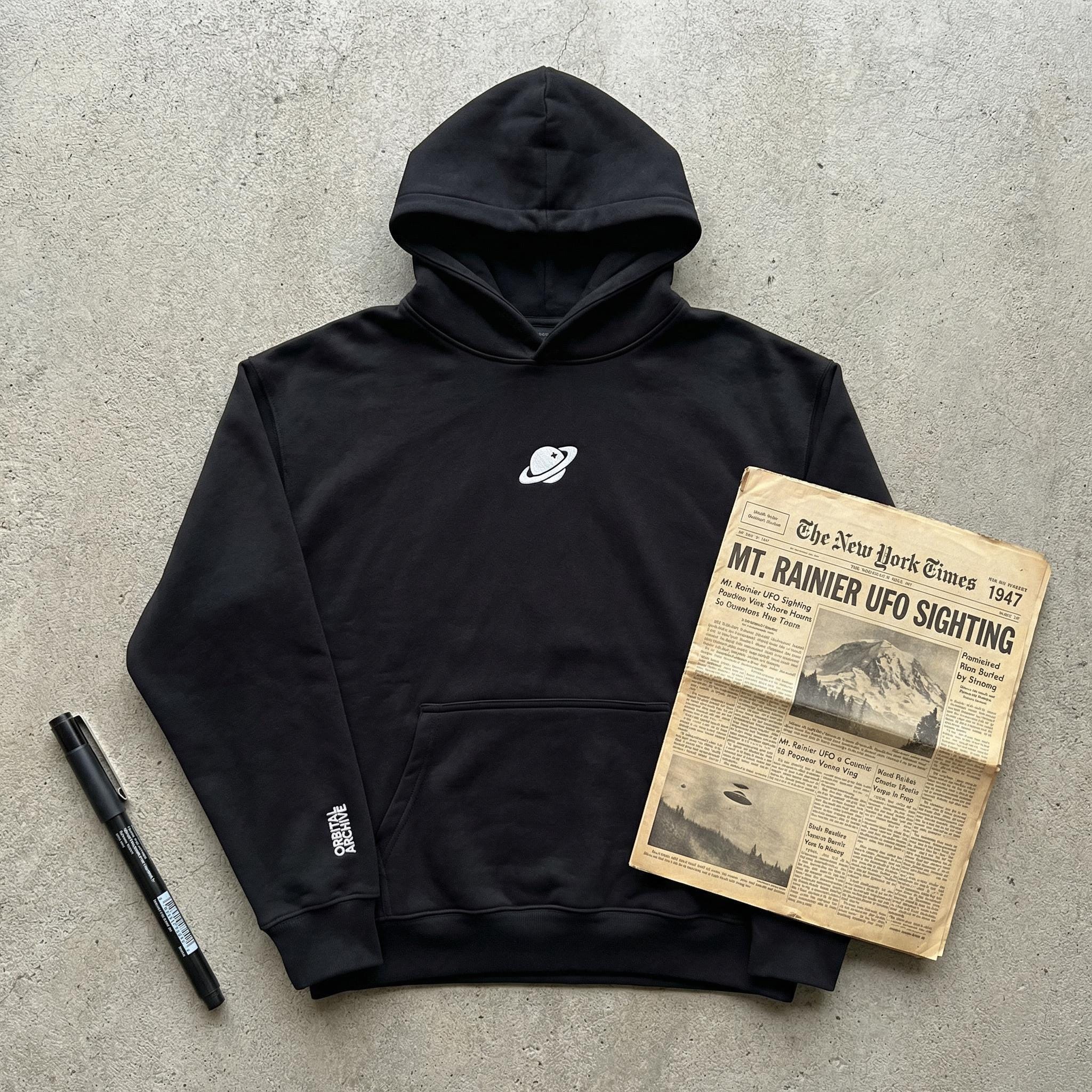 Mt. Rainier 1947 UFO Incident Oversized Hoodie // Kenneth Arnold Flying Saucer Lore // Gorpcore NASA Artemis II Moon Mission 2026 Sweatshirt