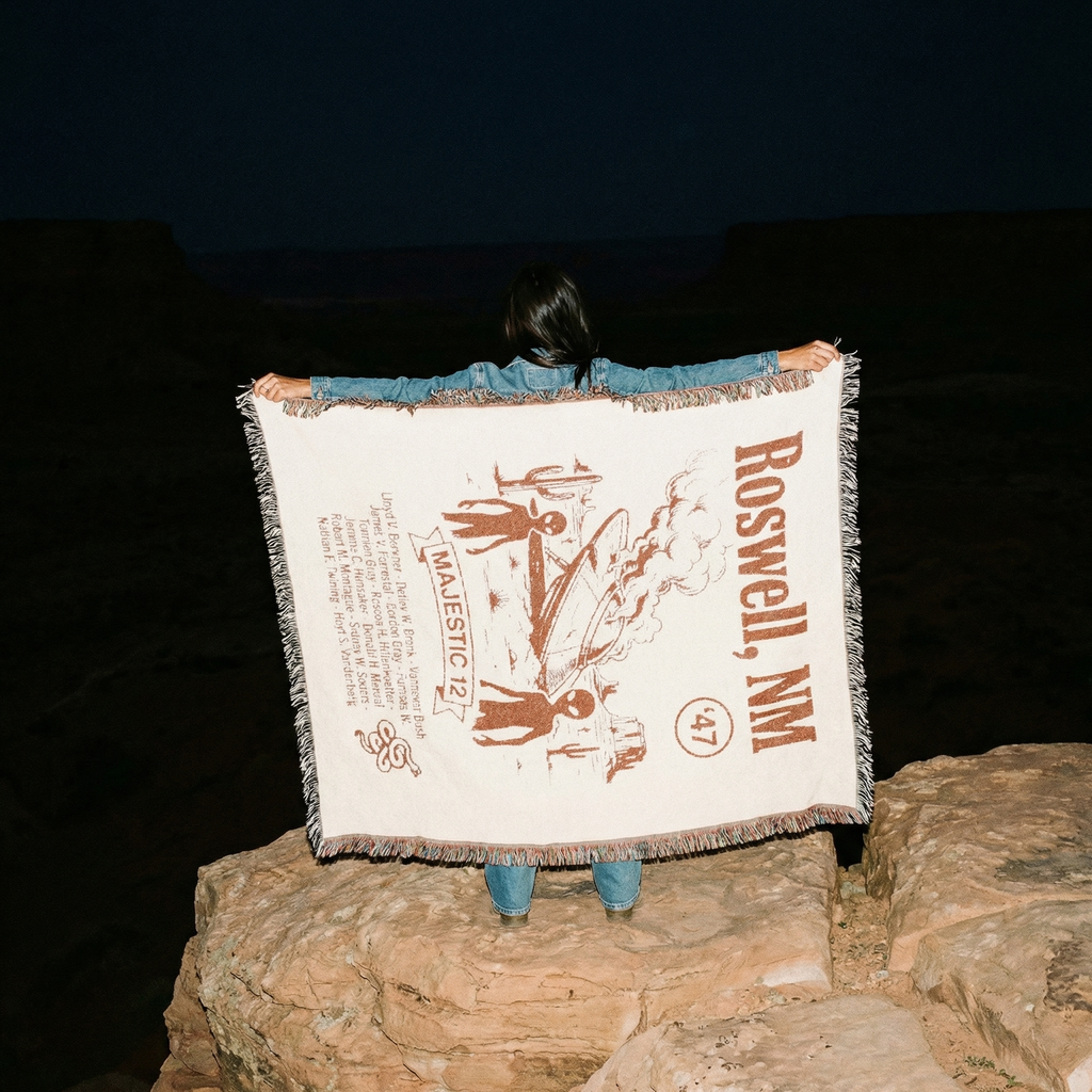 Roswell NM UFO Crash Woven Blanket | Alien Spacecraft Throw